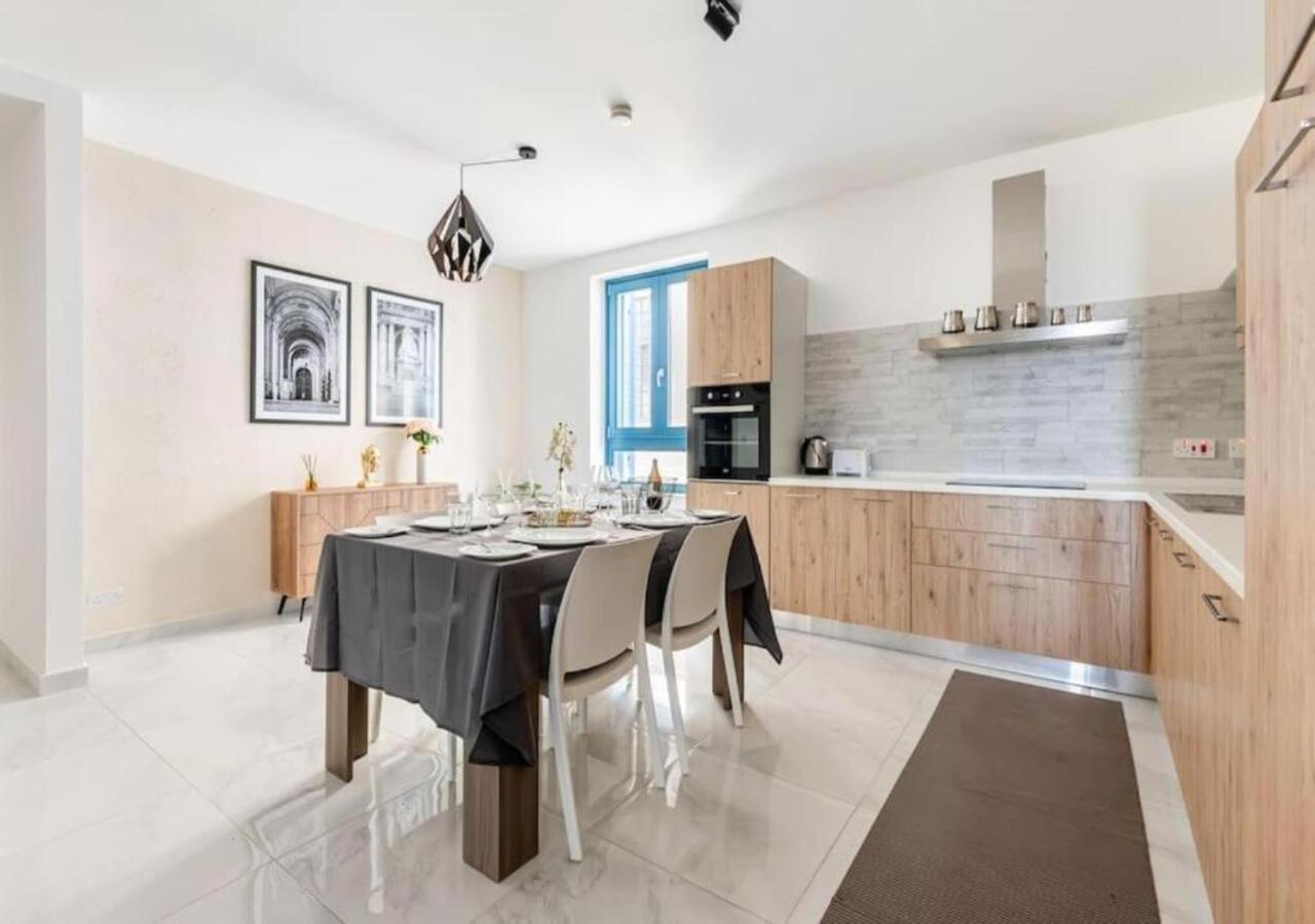 Sea View Luxury Apartment Brand New In Валетта Экстерьер фото