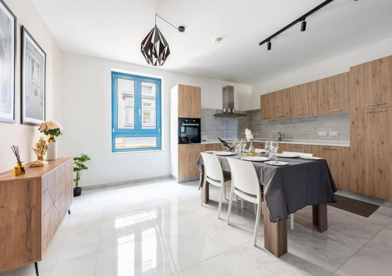 Sea View Luxury Apartment Brand New In Валетта Экстерьер фото